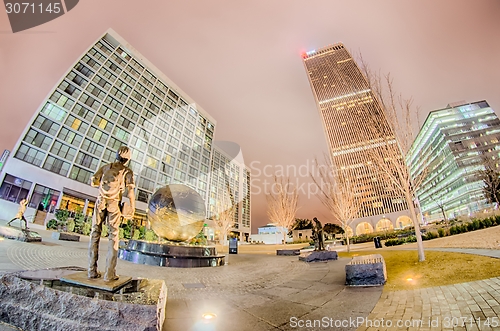 Image of tulsa city skyline around downtown streets