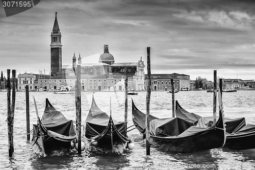 Image of Gondolas in front of San Giorgio Maggiore b&w