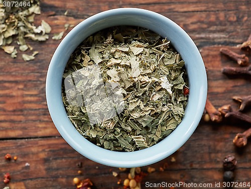 Image of bowl of dried oregano