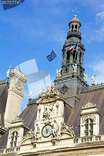 Image of Hotel de Ville de Paris (City Hall) in summer