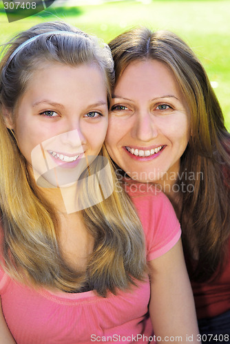 Image of Mother and daughter