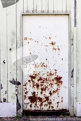 Image of rotten door