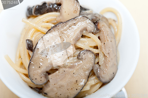 Image of Italian spaghetti pasta and mushrooms