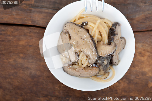 Image of Italian spaghetti pasta and mushrooms