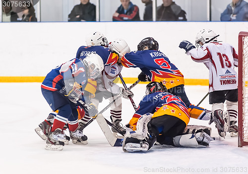 Image of Fight at gate in game of children teams