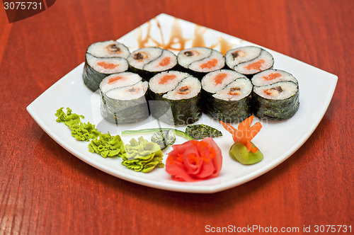 Image of Roll with smoked eel and salmon 