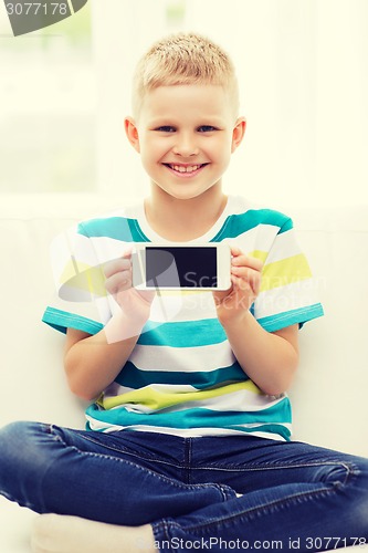 Image of little boy showing smartphone black blank screen