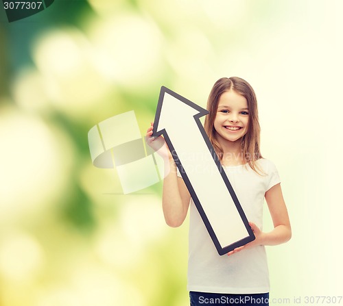 Image of smiling little girl with blank arrow pointing up