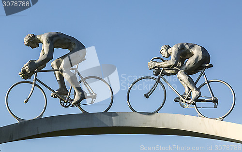 Image of ”Tour de France in the Pyrenees” Sculpture- Detail