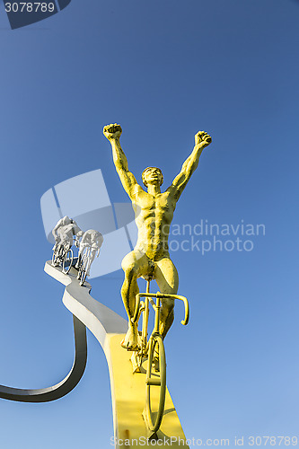 Image of ”Tour de France in the Pyrenees” Sculpture- Detail