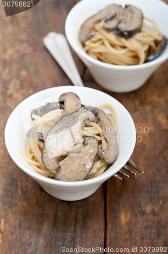 Image of Italian spaghetti pasta and mushrooms