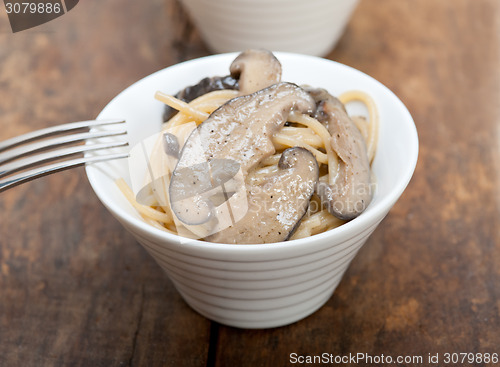 Image of Italian spaghetti pasta and mushrooms