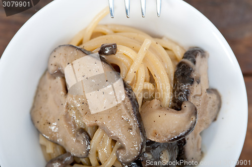 Image of Italian spaghetti pasta and mushrooms