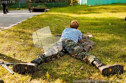 Image of Young man took aim with air gun
