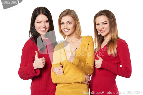 Image of Young people with thumbs up