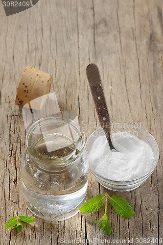 Image of homemade mouthwash made from Peppermint and baking soda