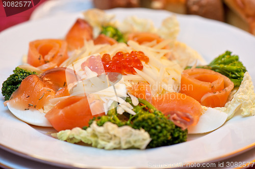 Image of Salad with salmon