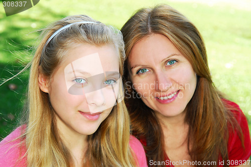 Image of Mother and daughter