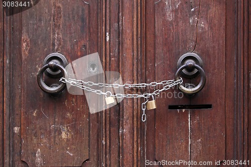 Image of Chain and padlocks