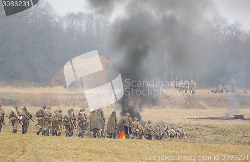 Image of Hikking squad walking