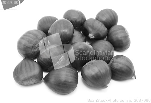 Image of Sweet chestnuts in shells