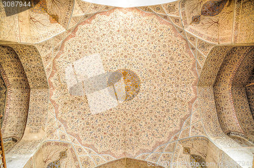 Image of mosque ceiling