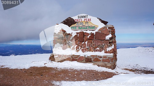 Image of Pikes Peak in the Pike national forest