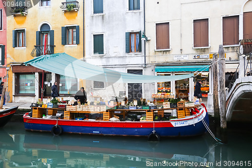 Image of Market place on boat