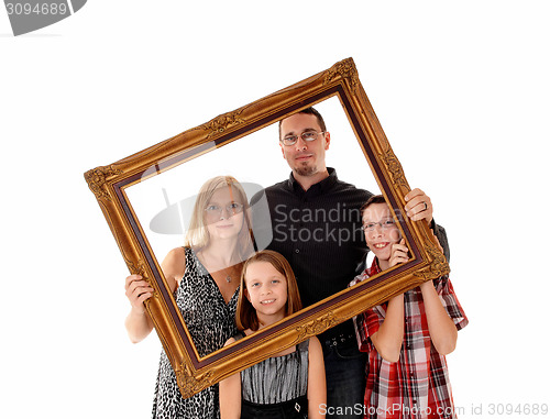Image of Family in picture frame.