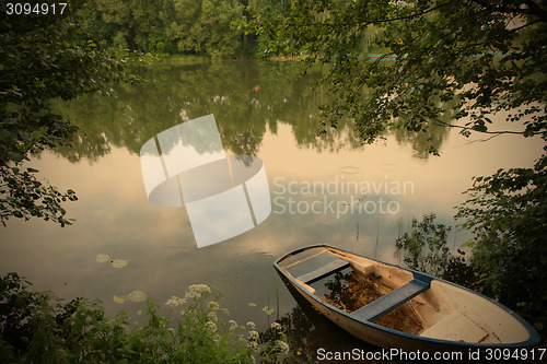 Image of boat on the coast