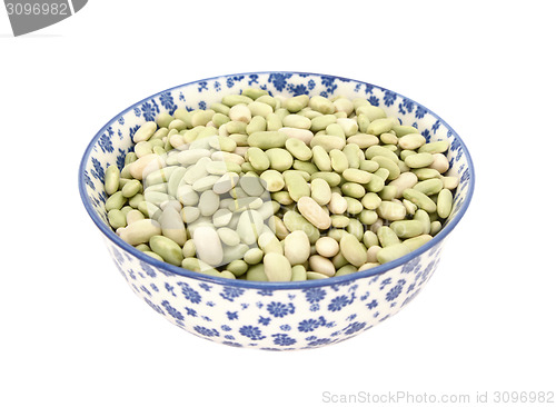 Image of Flageolet beans in a blue and white china bowl