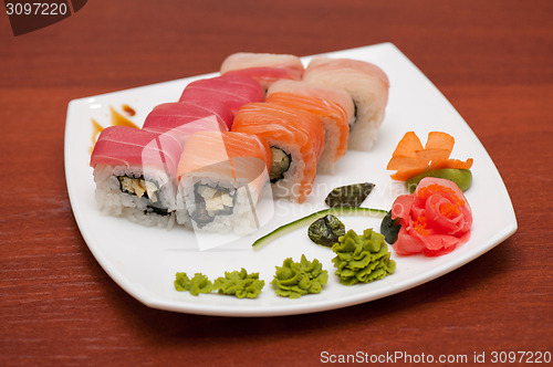 Image of Roll with cream cheese and salmon