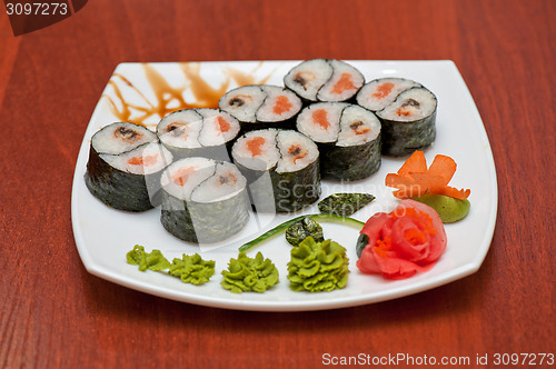 Image of Roll with smoked eel and salmon 