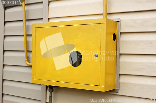 Image of Metal box with a gas device inside