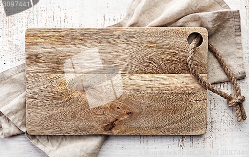 Image of top view of wooden cutting board 