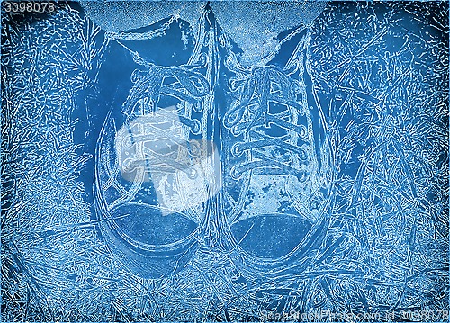 Image of Feet in sneakers 