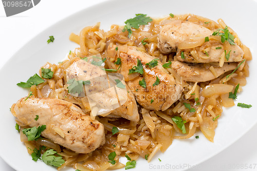 Image of Chicken in almond sauce angled