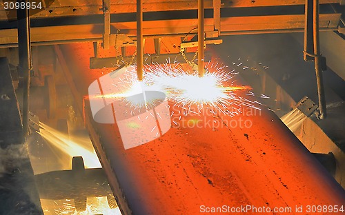 Image of Gas cutting of the hot metal 