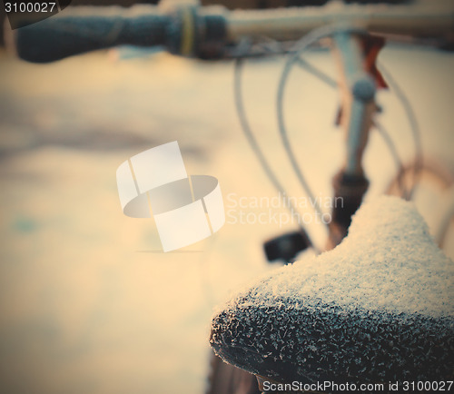 Image of bike in the snow