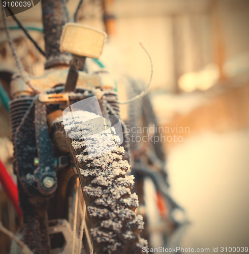 Image of bike in the snow
