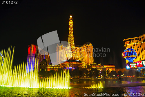 Image of Las Vegas boulevard in the night