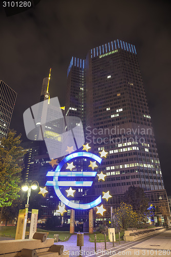 Image of Euro sign in front of the European Central Bank building