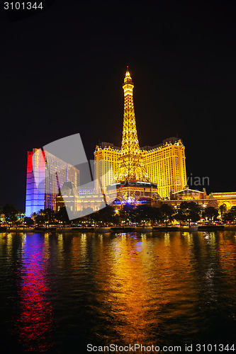 Image of Las Vegas boulevard in the night