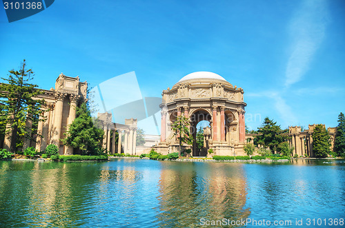 Image of The Palace of Fine Arts in San Francisco