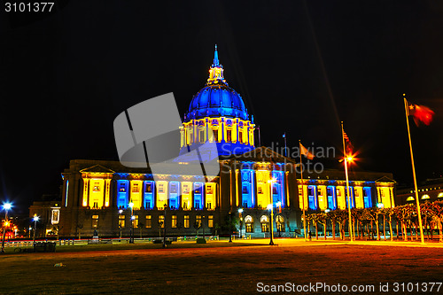 Image of San Francisco city hall at night time