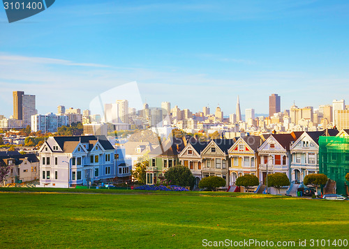 Image of San Francisco cityscape as seen from Alamo square park