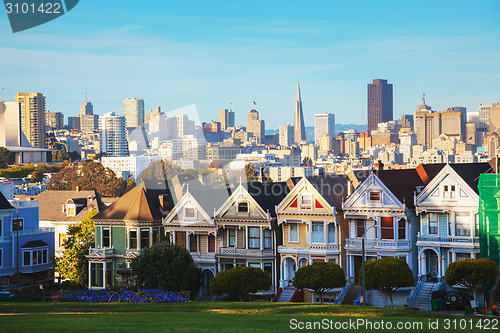 Image of San Francisco cityscape as seen from Alamo square park