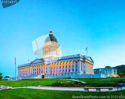 Image of Utah state capitol building in Salt Lake City