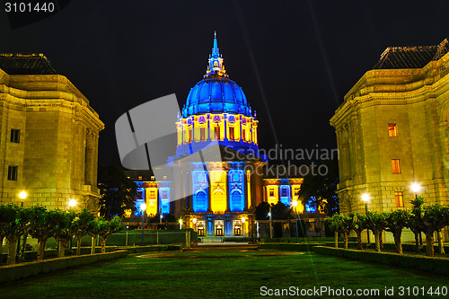 Image of San Francisco city hall at night time