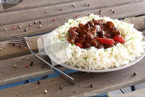 Image of chilli con carne with rice